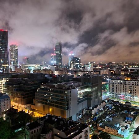 Platinum Towers Apartment With Parking By Renters Prestige Варшава Екстериор снимка