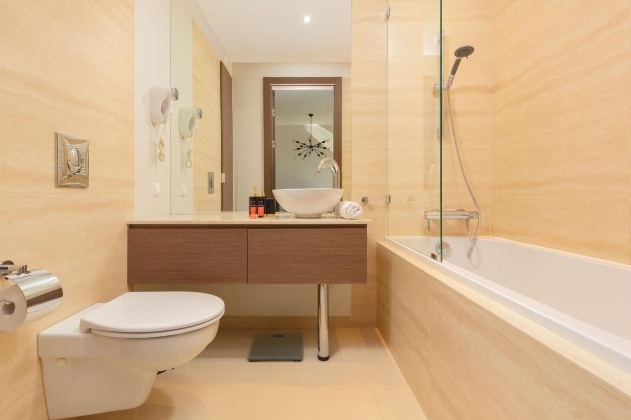 Platinum Towers Apartment With Parking By Renters Prestige Варшава Екстериор снимка
