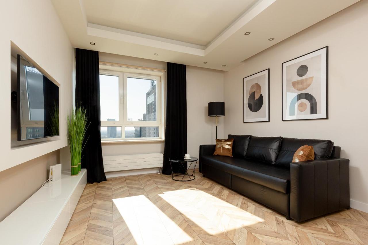 Platinum Towers Apartment With Parking By Renters Prestige Варшава Екстериор снимка