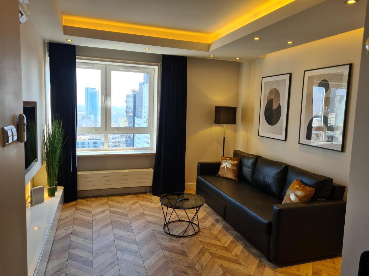 Platinum Towers Apartment With Parking By Renters Prestige Варшава Екстериор снимка