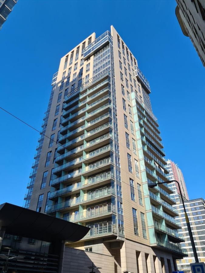 Platinum Towers Apartment With Parking By Renters Prestige Варшава Екстериор снимка