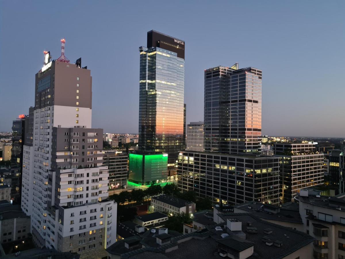Platinum Towers Apartment With Parking By Renters Prestige Варшава Екстериор снимка