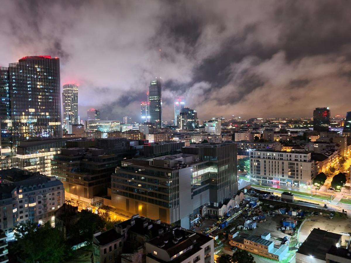Platinum Towers Apartment With Parking By Renters Prestige Варшава Екстериор снимка